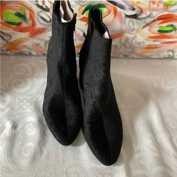 UNISA Black Fabric Booties - Picture 13 of 16